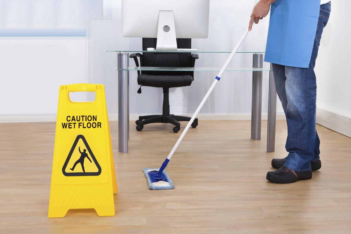 5 REASONS WHY IT’S TIME TO CHANGE YOUR OFFICE CLEANER content